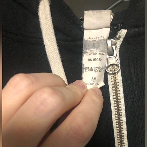 Womens Matchbox Twenty Zip Up Hoodie.Size Medium .Black in color .Logo on back. - Picture 5 of 5